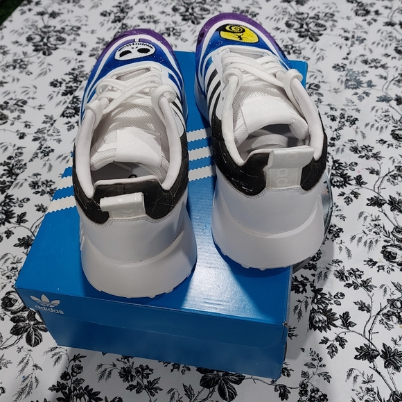 Cuastom addidas with Jack skellington - Picture 3 of 4
